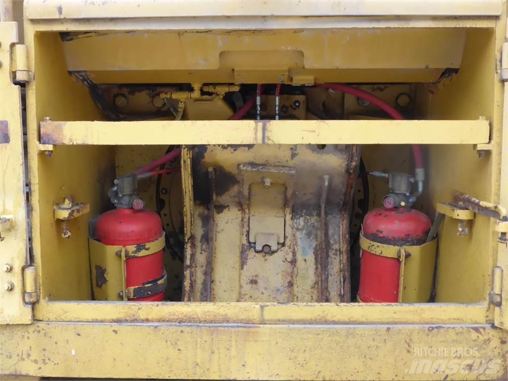 CAT D8T WH Telaketjupuskutraktorit