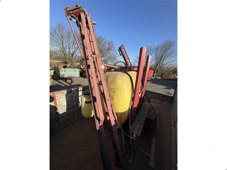 Hardi 1000 ltr., 12 m. Muut maatalouskoneet