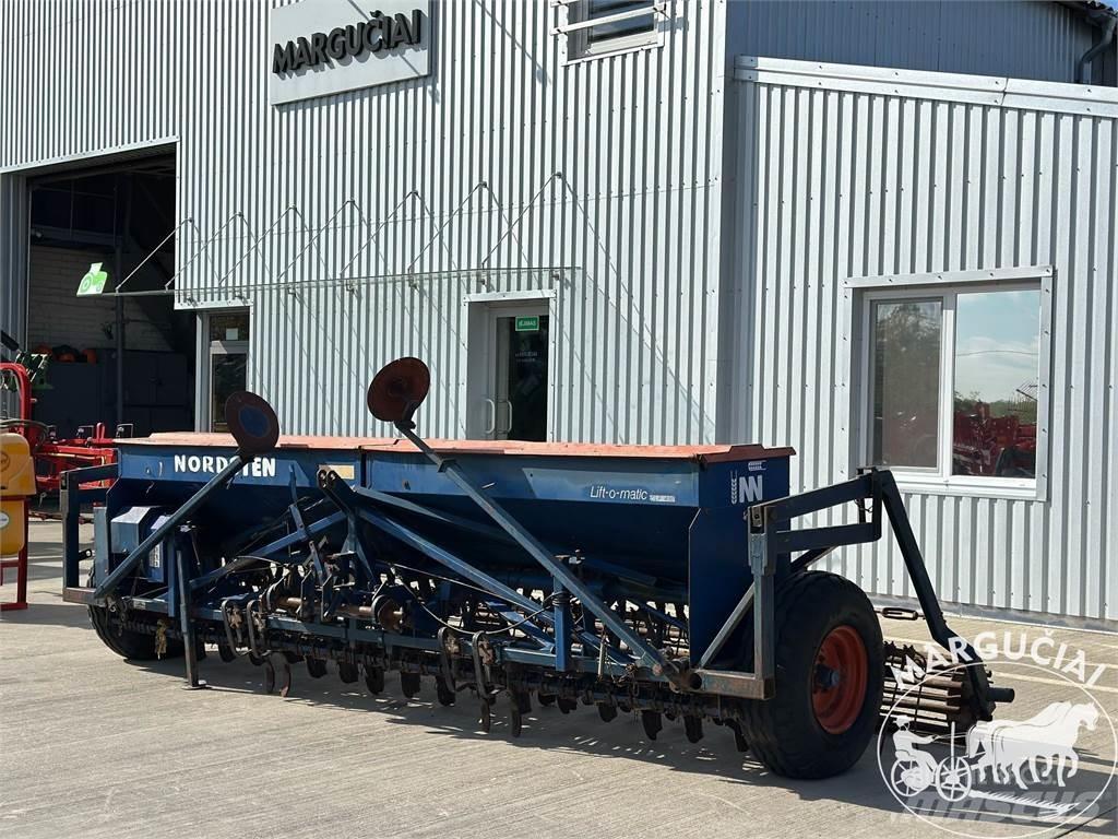 Nordsten CLF 400, 4 m. Muut maatalouskoneet