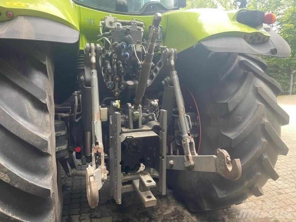 CLAAS AXION 830 Traktorit