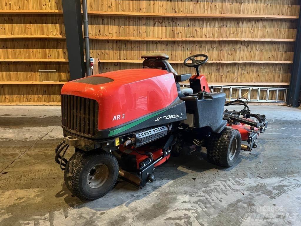 Jacobsen AR-3 Päältäajettavat ruohonleikkurit