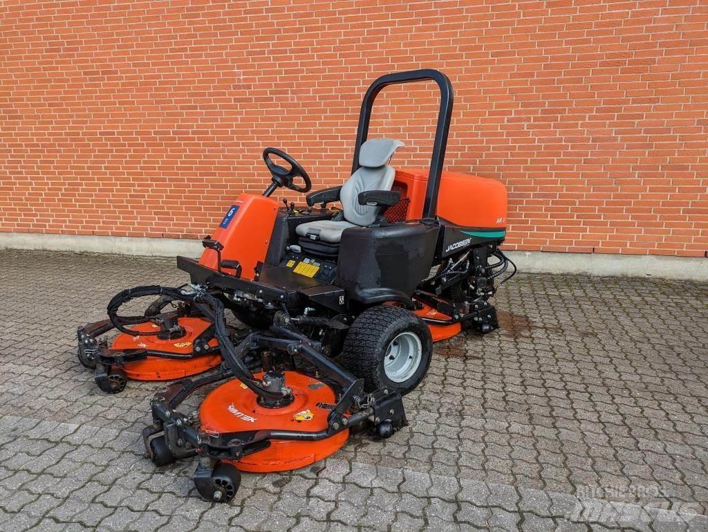Jacobsen AR-3 Päältäajettavat ruohonleikkurit
