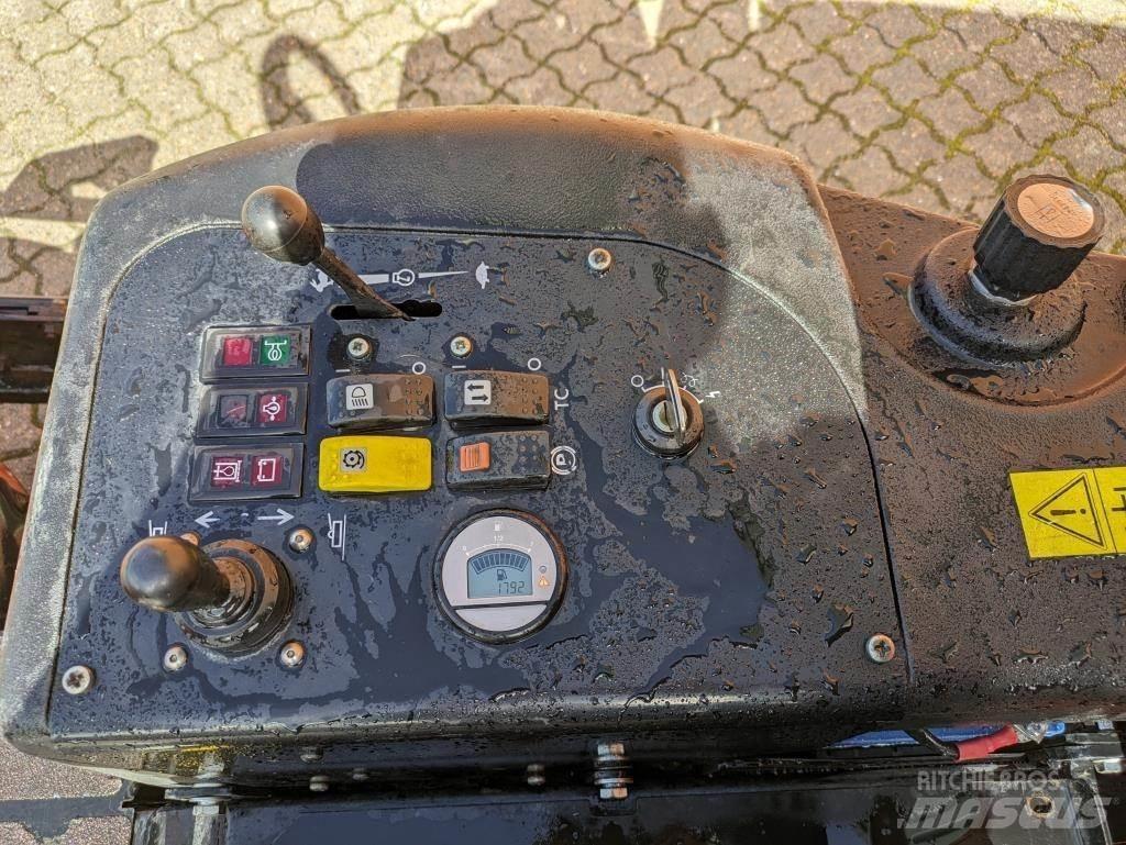 Jacobsen AR-3 Päältäajettavat ruohonleikkurit