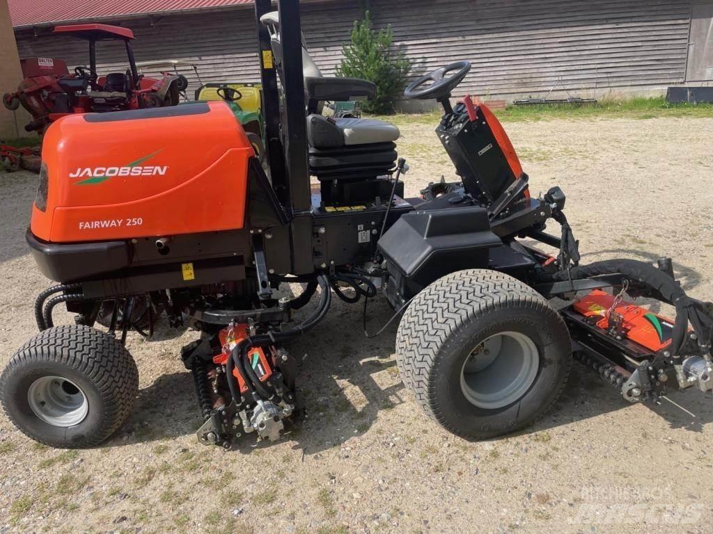 Jacobsen FAIRWAY 250 Päältäajettavat ruohonleikkurit