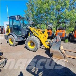 Komatsu WA70M Pienkuormaajat