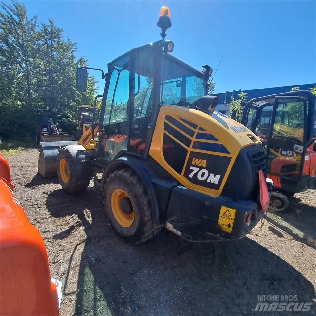 Komatsu WA70M Pienkuormaajat