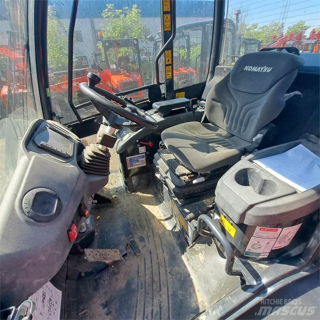 Komatsu WA70M Pienkuormaajat