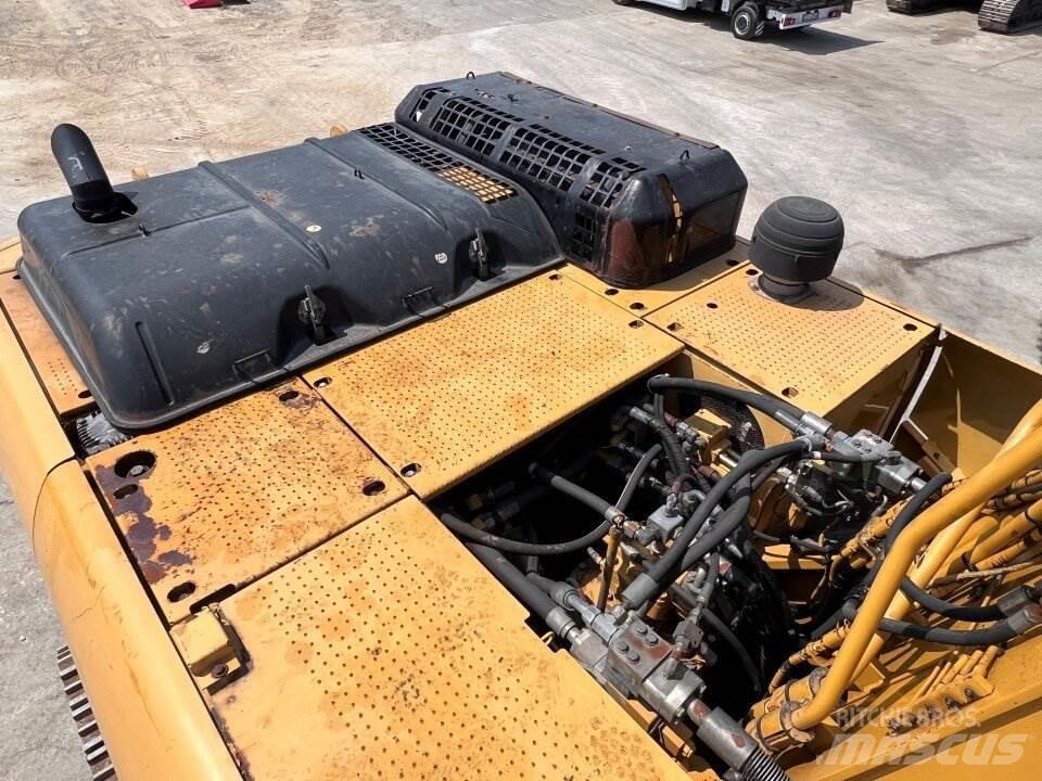 CAT 330D UHD Telakaivukoneet