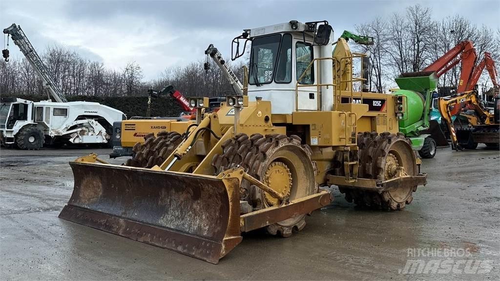 CAT 825C Telaketjupuskutraktorit