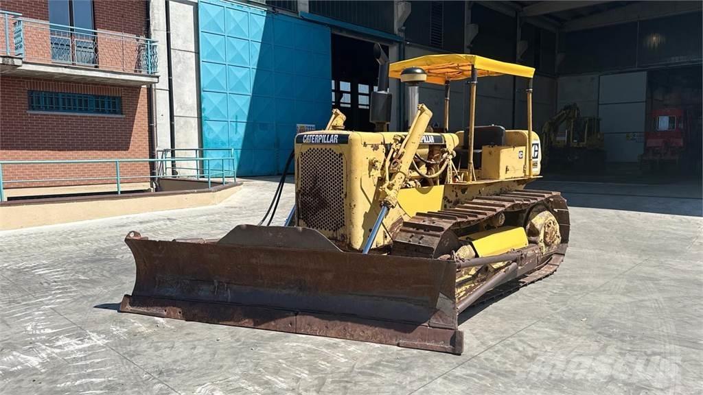 CAT D4D Telaketjupuskutraktorit