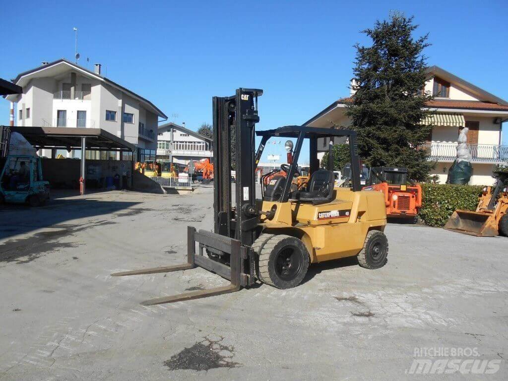 CAT DP40KL Dieseltrukit