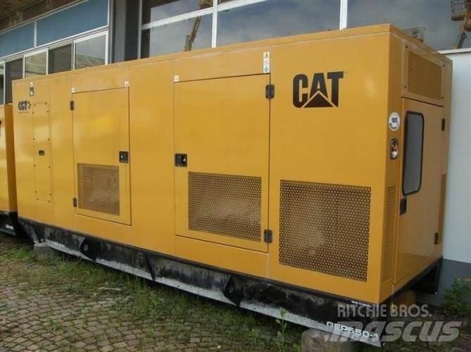 CAT GEP550 Valopylväät