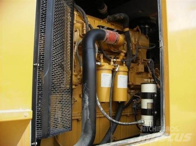 CAT GEP550 Valopylväät