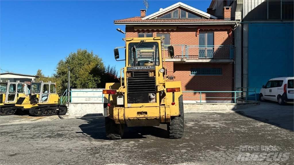 CAT IT28B Pyöräkuormaajat
