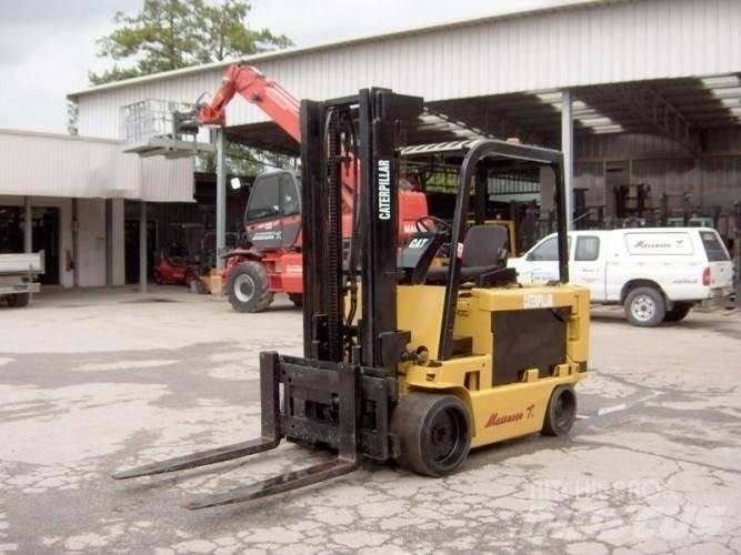 CAT M100D Sähkötrukit