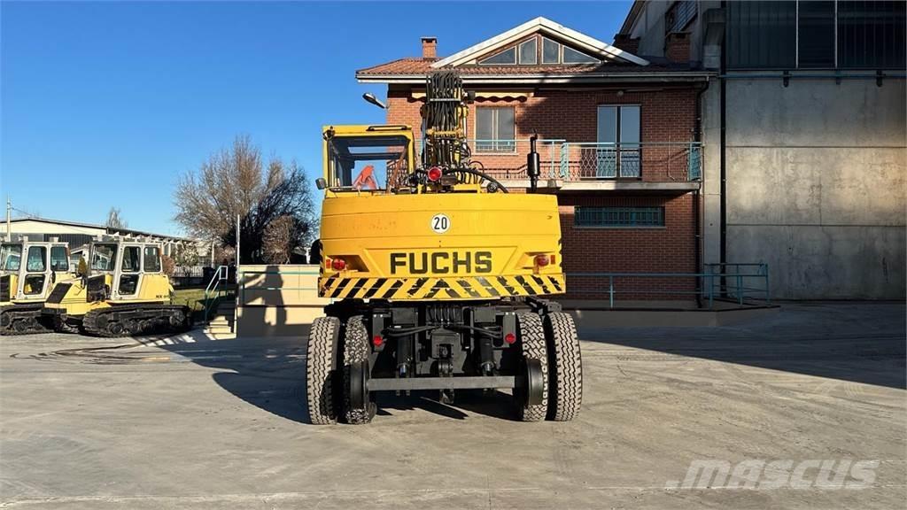Fuchs MHB 230 ZW 4x4 Pyöräkaivukoneet