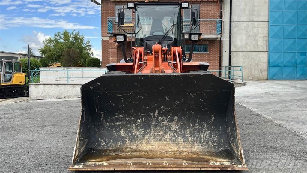Hitachi ZW140-5B Pyöräkuormaajat
