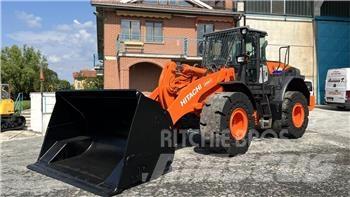 Hitachi ZW220-5B Pyöräkuormaajat