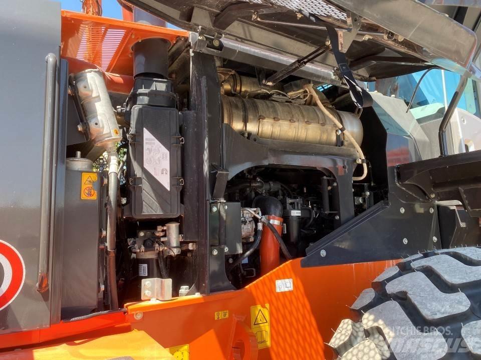 Hitachi ZW250-6 Pyöräkuormaajat
