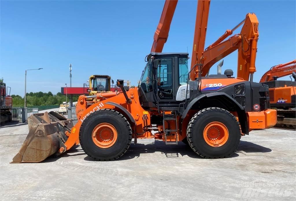 Hitachi ZW250-6 Pyöräkuormaajat