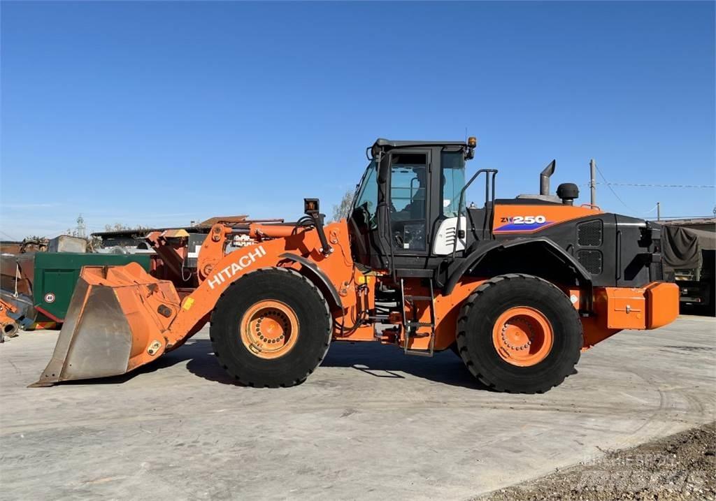 Hitachi ZW250-6 Pyöräkuormaajat