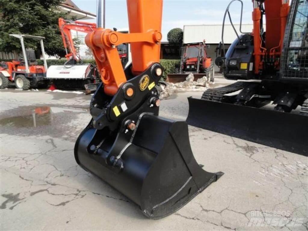 Hitachi ZX135 US-6 Kaivukoneet