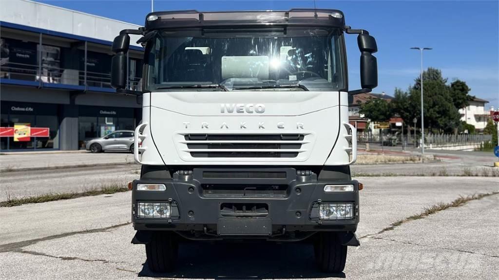 Iveco Trakker 410 8X4 Betonikuorma-autot