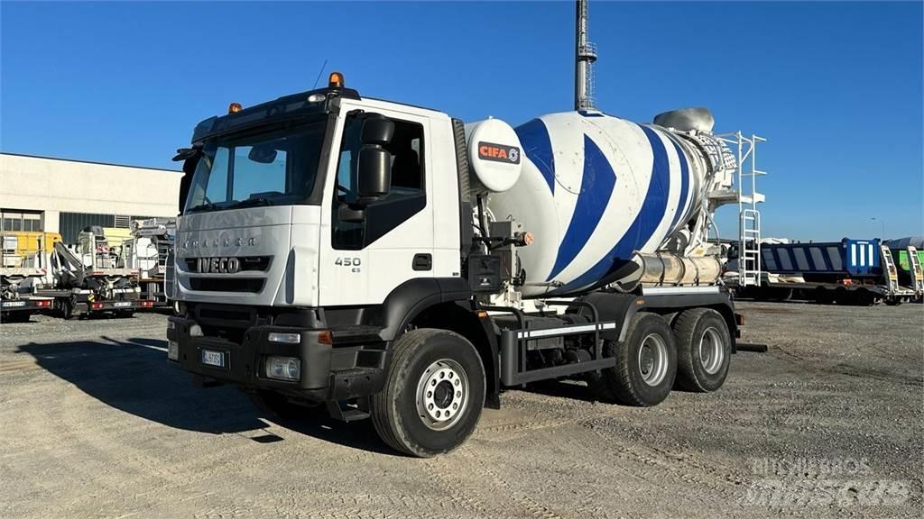 Iveco Trakker 450 6X4 Betonikuorma-autot