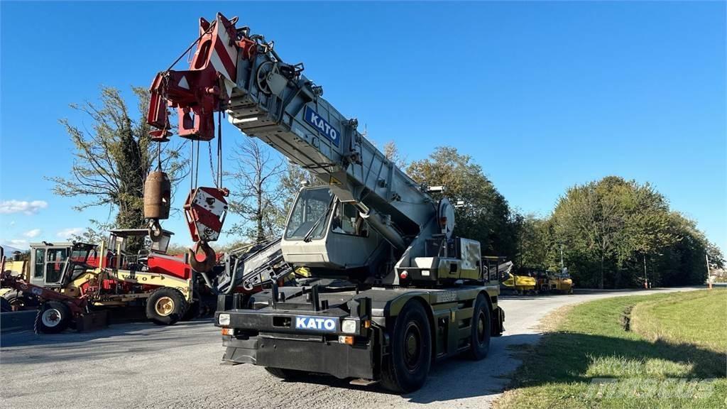 Kato KR 22H-11 4x4 Mobiilinosturit
