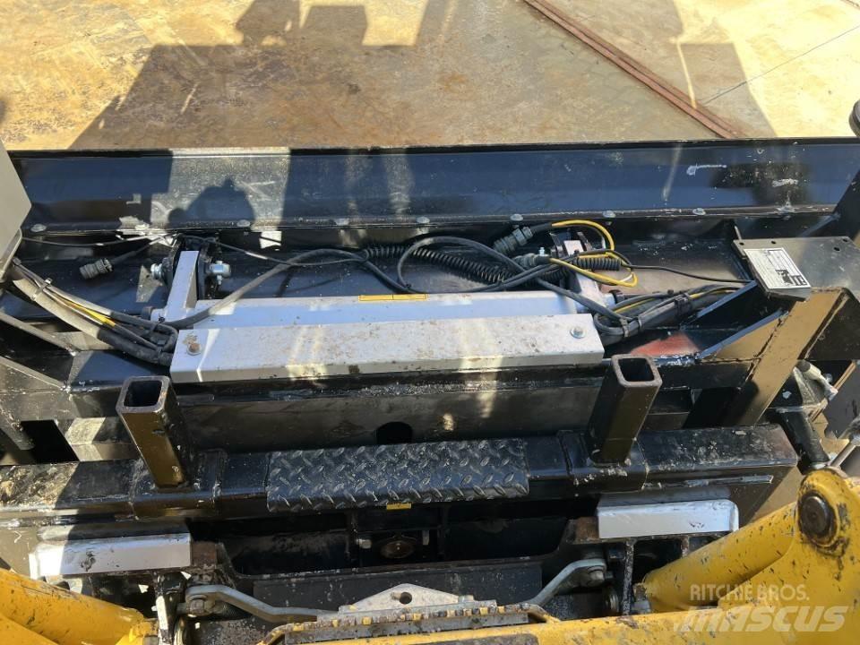 Komatsu CK 20 HF Liukuohjatut kuormaajat