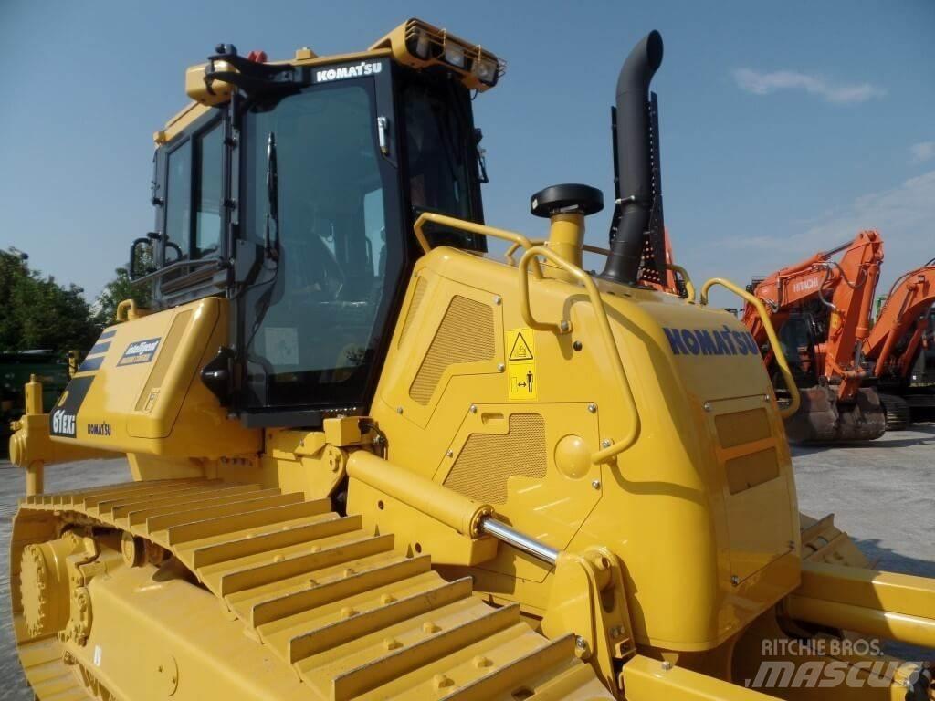 Komatsu D61 EXi Telaketjupuskutraktorit