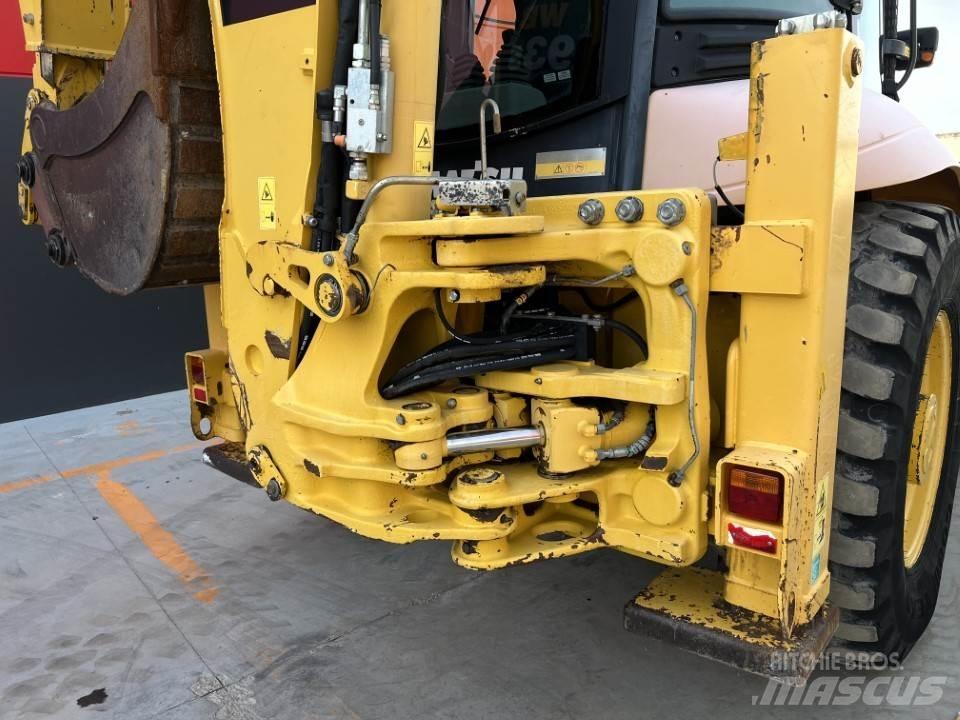 Komatsu WB93S-5E0 Kaivurikuormaajat
