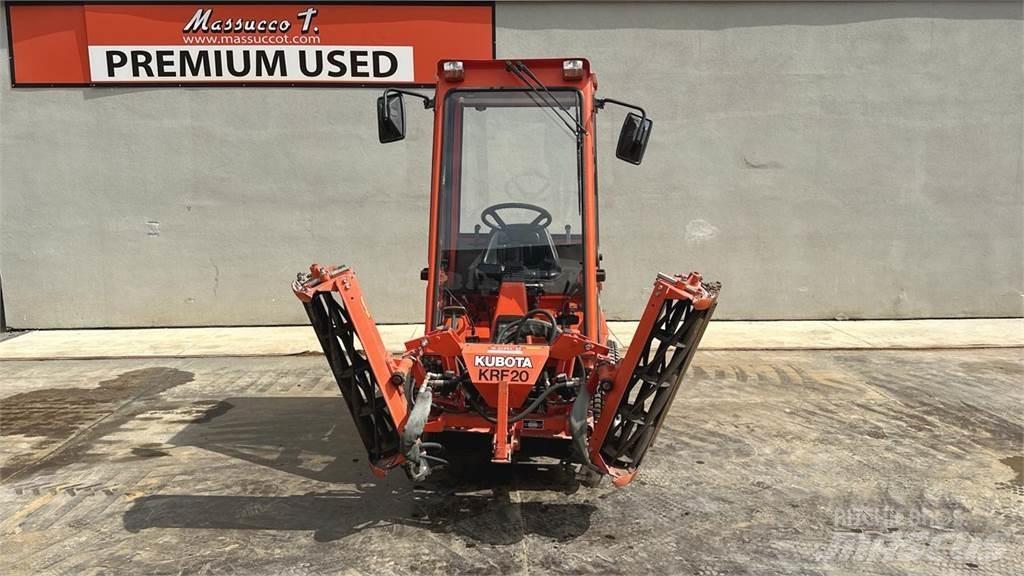 Kubota F2400 4X4 Lumiaurat