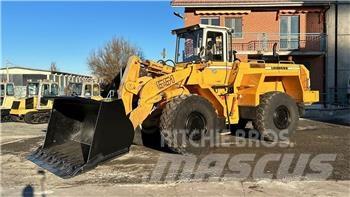 Liebherr L 551 Pyöräkuormaajat