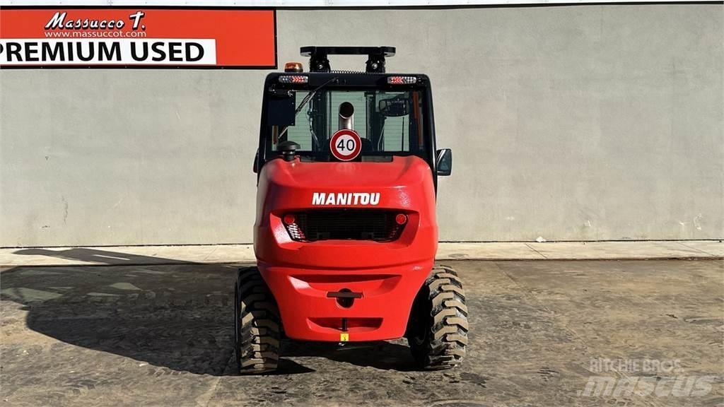 Manitou MC 30.4 4X4 Maastotrukit