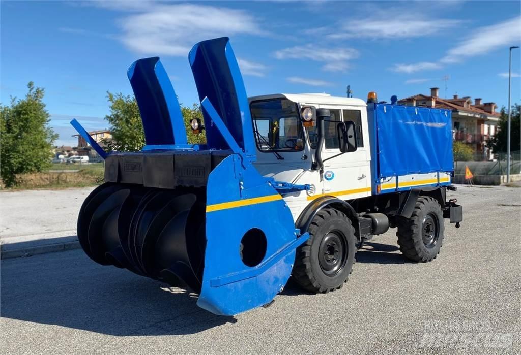 Mercedes-Benz UNIMOG Lumiaurat