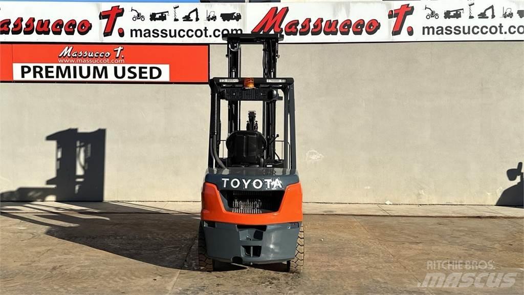 Toyota 52-8FDF30 Dieseltrukit