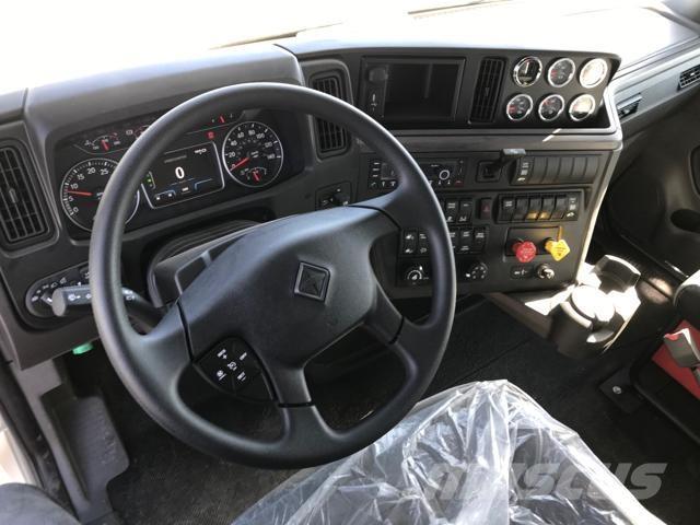 International HV Sora- ja kippiautot