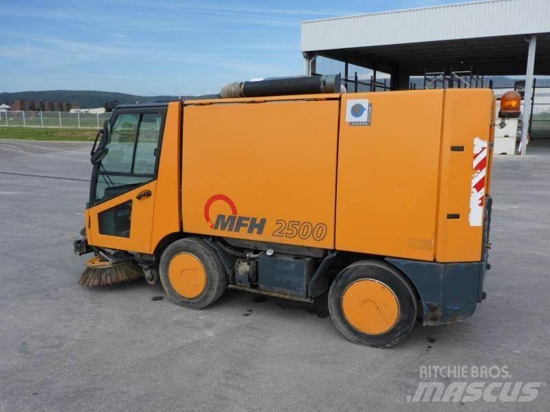 Aebi MFH 2500 Lakaisuautot