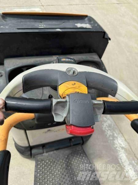 Crown WT3040 Lavansiirtotrukit