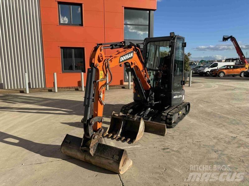 Doosan DX 27 Z Minikaivukoneet < 7t