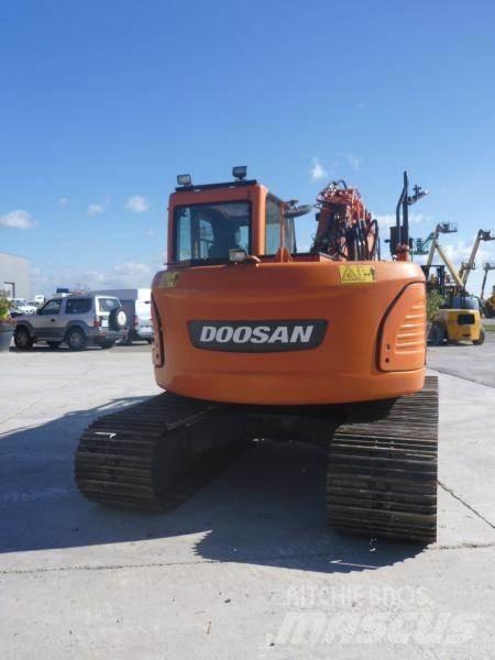 Doosan DX140LC Telakaivukoneet