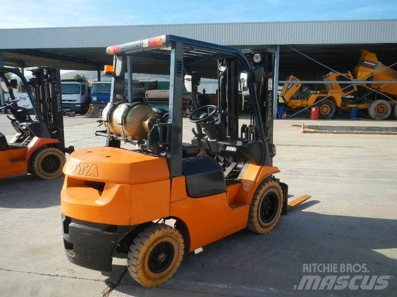 Toyota 7FG25 Muut haarukkatrukit