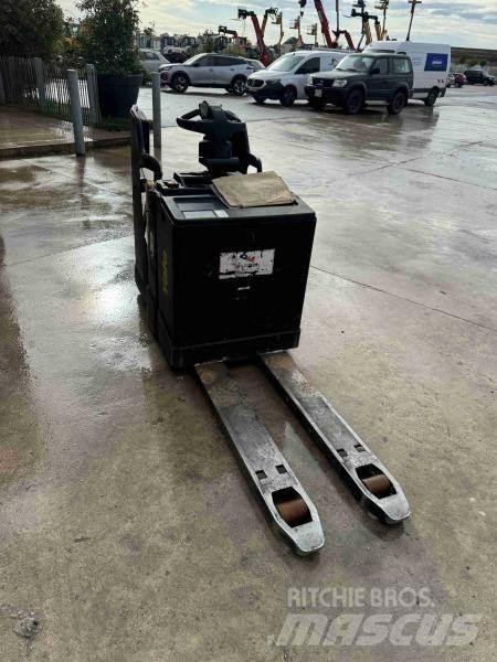 Yale MP20X Lavansiirtotrukit