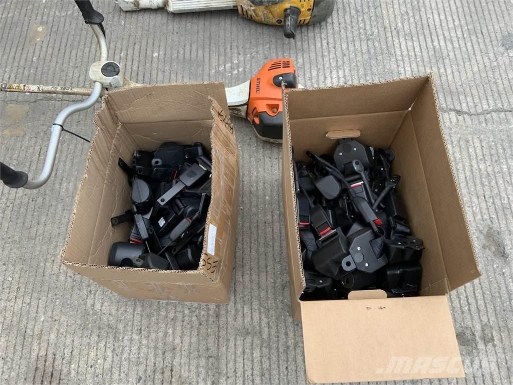  2 Boxes Of Seat Belts Muut maatalouskoneet