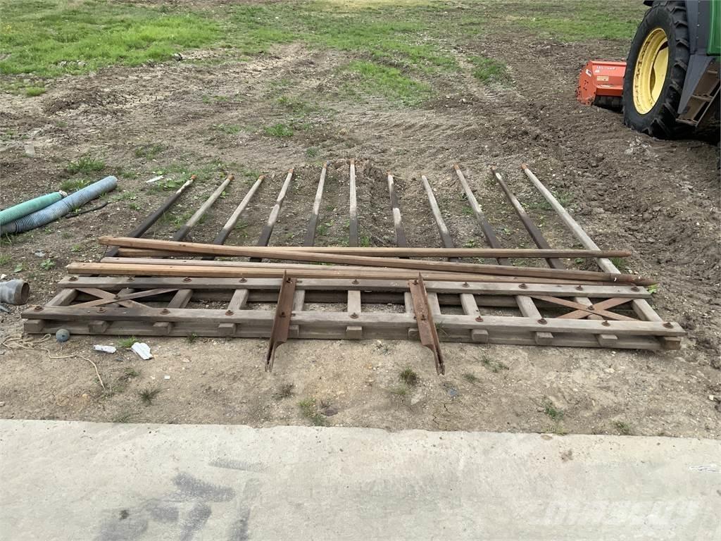  Old School Hay Rake Muut maatalouskoneet