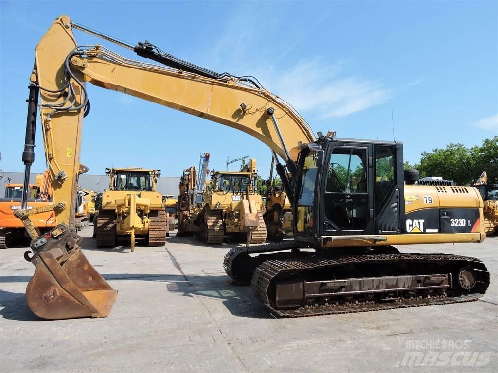 CAT 323D Telakaivukoneet