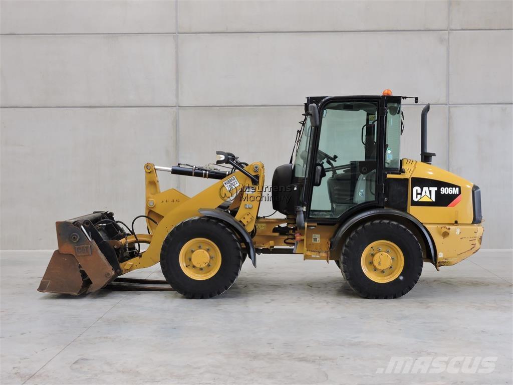 CAT 906M + FORK Pyöräkuormaajat