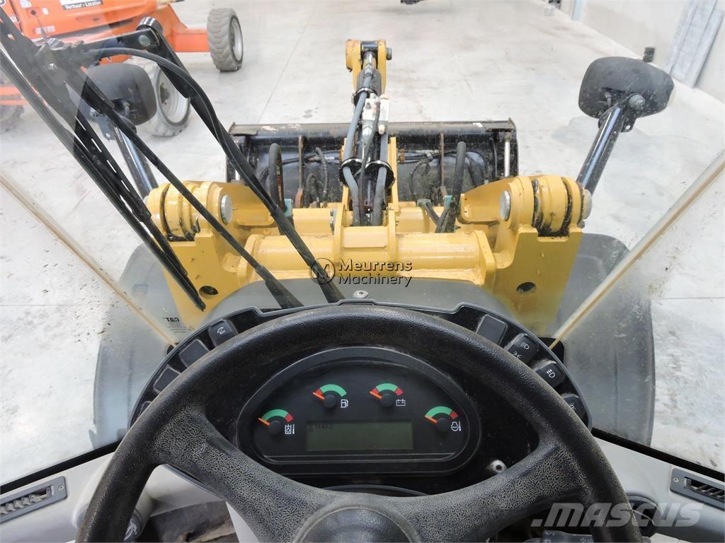 CAT 906M + FORK Pyöräkuormaajat