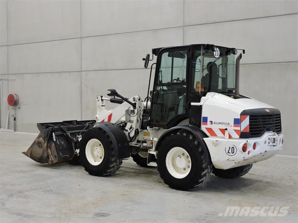 CAT 908M + FORK Pyöräkuormaajat